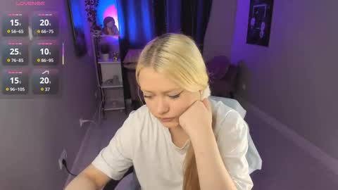 Snapshot of millie_vanillie chatting on October 8, 1:48 pm Millie online show from October 8, 1:48 pm