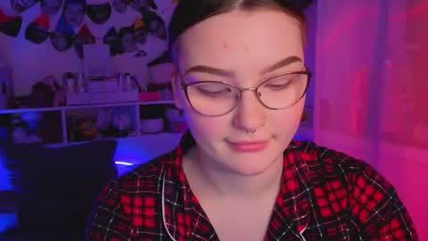 Millie online show from December 18, 2:55 pm