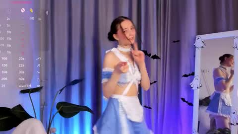 milliminimouse online show from October 28, 6:35 pm