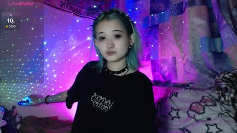 Snapshot of milten_trish chatting on September 29, 5:18 pm milten_trish online show from September 29, 5:18 pm