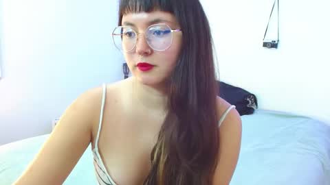 Snapshot of mily_baker chatting on December 3, 10:40 pm mily_baker online show from December 3, 10:40 pm