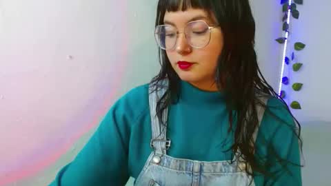 Snapshot of mily_baker chatting on February 7, 4:35 pm mily_baker online show from February 7, 4:35 pm