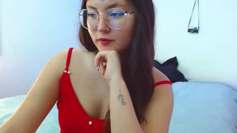 Snapshot of mily_baker chatting on December 3, 3:29 am mily_baker online show from December 3, 3:29 am