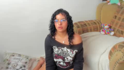 Mimii  online show from September 24, 9:03 pm