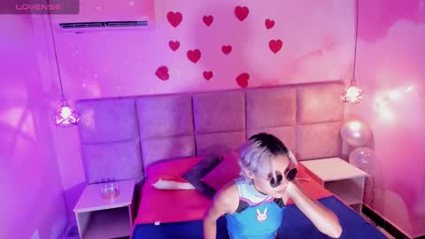 Snapshot of min_minjil chatting on March 5, 11:38 am Minji online show from March 5, 11:38 am