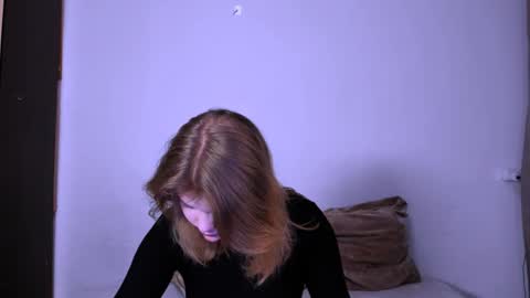 hi Im Mina  online show from January 26, 10:35 pm