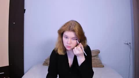 hi Im Mina  online show from September 15, 1:36 am