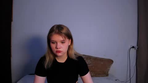 hi Im Mina  online show from February 12, 1:52 am