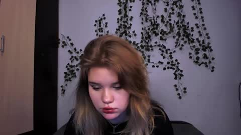 hi Im Mina  online show from February 21, 9:34 am