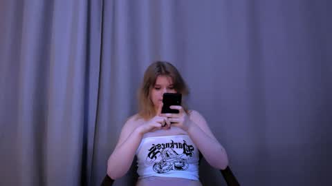 hi Im Mina  online show from January 31, 1:54 am