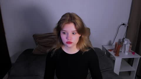 hi Im Mina  online show from February 7, 1:15 am