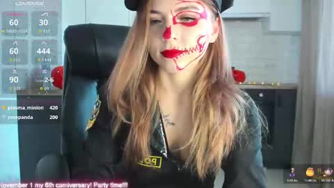 minionfriend online show from October 31, 10:52 am