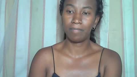 minouch211907 online show from January 8, 6:39 am