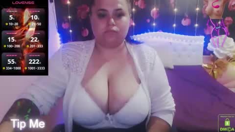 Snapshot of mira_cle_ chatting on October 9, 8:40 am mira_cle_ online show from October 9, 8:40 am