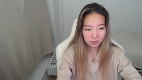 mira_g online show from November 26, 1:45 pm