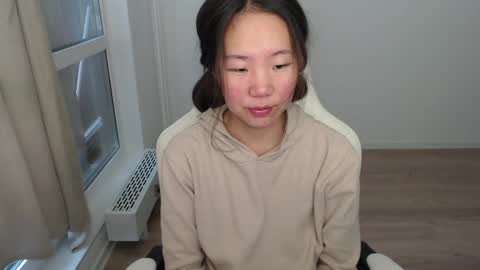 mira_g online show from February 13, 7:03 am