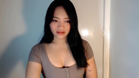 Snapshot of mira_luna222 chatting on December 14, 11:56 pm Mira Bella online show from December 14, 11:56 pm