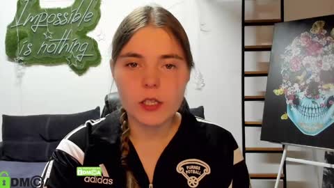 miraa_bloom online show from April 19, 2:06 pm