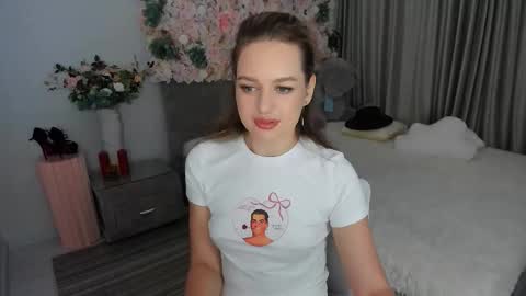 Emma online show from October 6, 7:29 pm