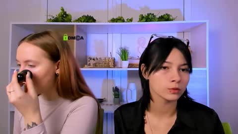 Snapshot of miraella chatting on October 5, 8:41 am Mira online show from October 5, 8:41 am