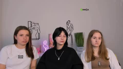 Snapshot of miraella chatting on September 23, 8:56 am Mira online show from September 23, 8:56 am