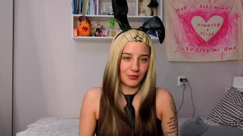 Cassie online show from April 28, 7:51 pm
