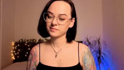 MiraSkyy online show from December 4, 7:14 pm