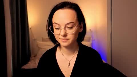 MiraSkyy online show from October 19, 1:57 pm