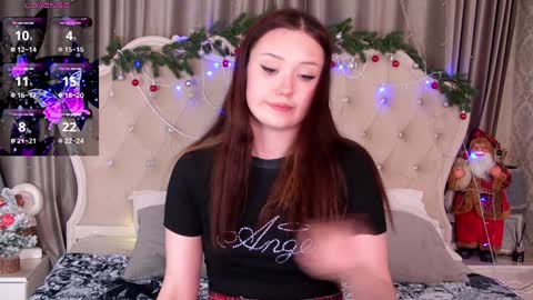 Snapshot of miriamwhite chatting on December 27, 7:03 pm Miriam WhiteF online show from December 27, 7:03 pm