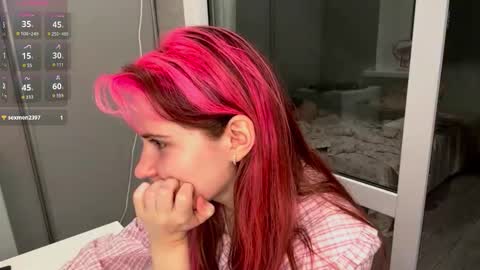 Molly online show from October 1, 5:29 pm