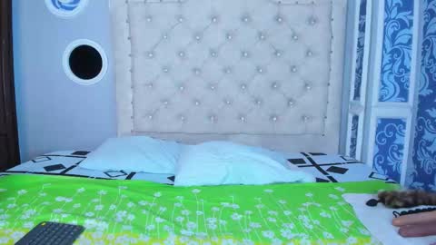 Snapshot of mishell_lovely chatting on October 17, 5:05 pm Mishell online show from October 17, 5:05 pm