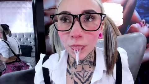 Snapshot of miss___angel chatting on February 28, 6:09 pm miss___angel online show from February 28, 6:09 pm