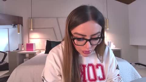 miss__ary_ online show from March 21, 11:37 am