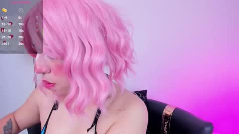 Snapshot of miss__daphne chatting on September 23, 2:43 am Daphne online show from September 23, 2:43 am