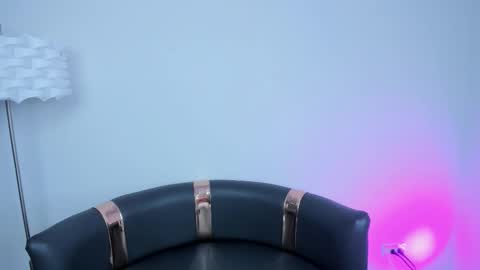 Snapshot of miss__daphne chatting on October 20, 6:22 pm Daphne online show from October 20, 6:22 pm