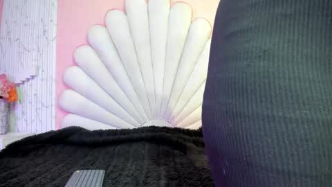 miss__star_ online show from February 5, 12:30 pm