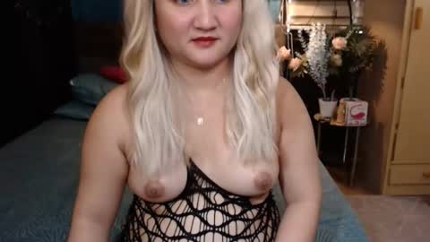 miss angelic15 online show from October 9, 6:50 am