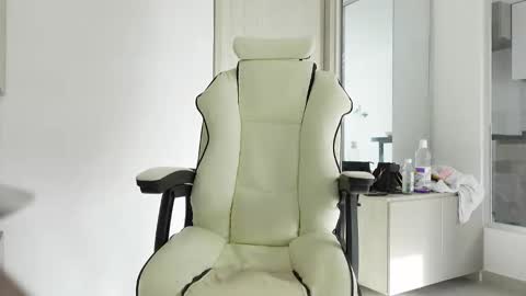 miss_ann_1 online show from April 19, 9:17 pm