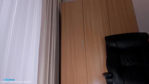 Ivy online show from December 17, 10:30 am