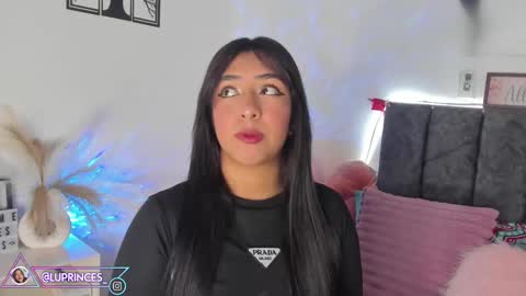 Snapshot of miss_brunette_ chatting on March 4, 2:17 am lucy 3 online show from March 4, 2:17 am