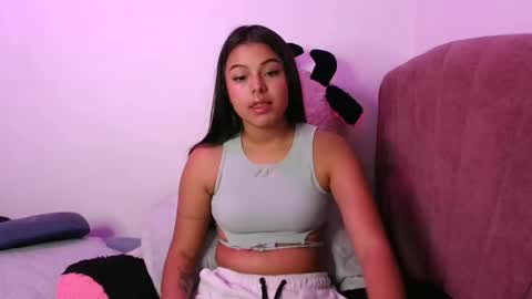 miss_chellsea online show from July 7, 1:19 am