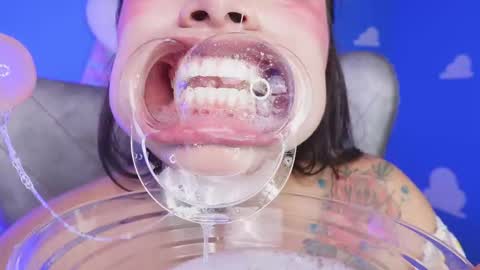 Keisi online show from December 18, 7:18 pm