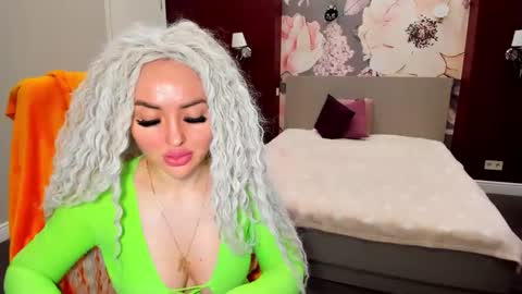 miss_kiten online show from September 11, 7:03 pm