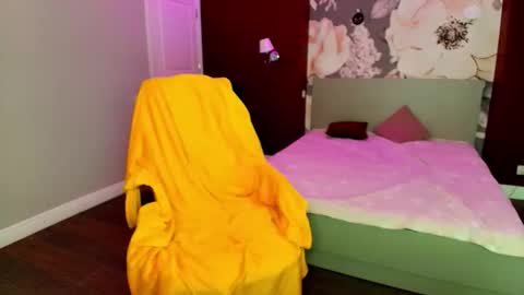 miss_kiten online show from April 17, 1:30 am