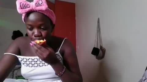 Snapshot of miss_kookie chatting on January 22, 2:48 am miss_kookie online show from January 22, 2:48 am