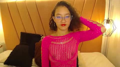 mia online show from September 26, 4:32 am