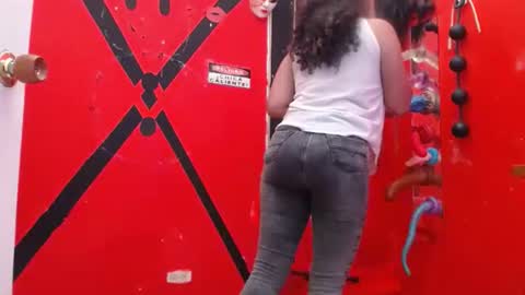 NATHALIA online show from February 24, 5:00 pm