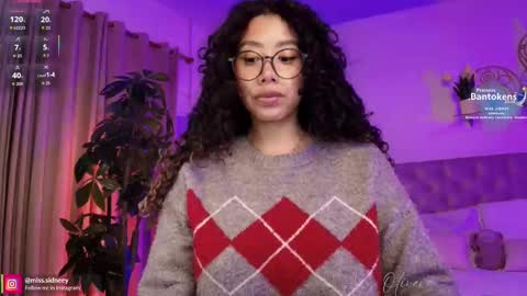 Amy Olivera online show from September 30, 1:17 pm