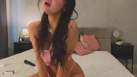 Snapshot of miss_spider chatting on September 18, 1:42 pm Spider girl Help me reach 10 likes online show from September 18, 1:42 pm