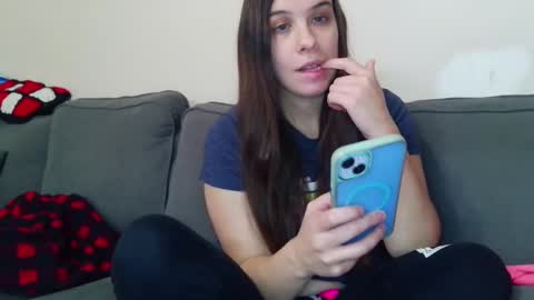 Snapshot of miss_sunshine01 chatting on October 31, 2:21 pm Bella online show from October 31, 2:21 pm